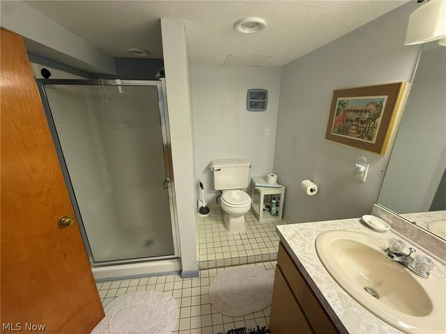 9073 N Shore Drive NE, Mineral City, OH 44656