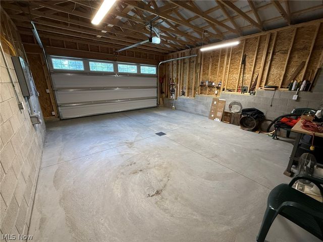 9073 N Shore Drive NE, Mineral City, OH 44656