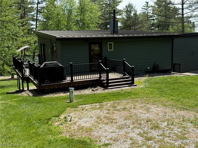 9073 N Shore Drive NE, Mineral City, OH 44656