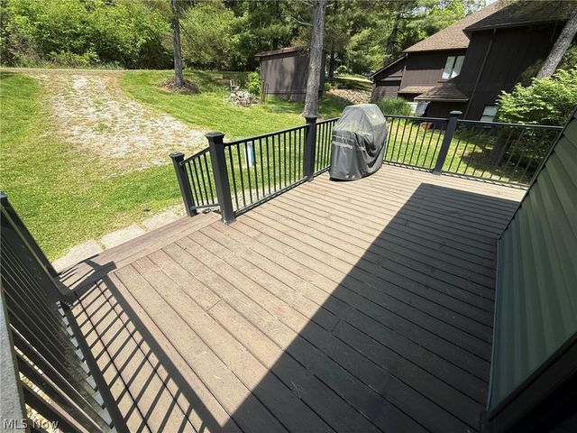 9073 N Shore Drive NE, Mineral City, OH 44656