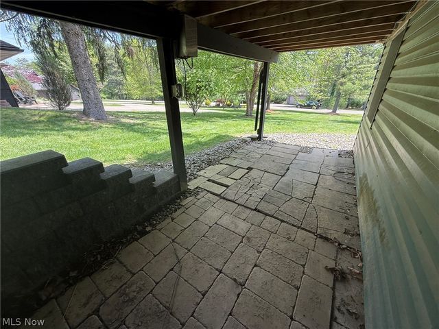 9073 N Shore Drive NE, Mineral City, OH 44656