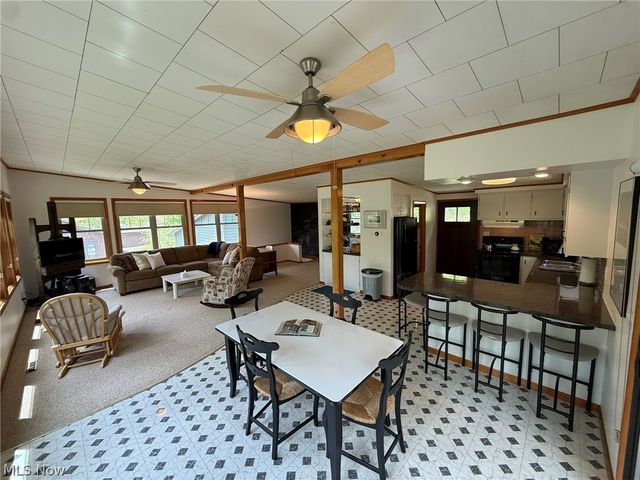 9073 N Shore Drive NE, Mineral City, OH 44656