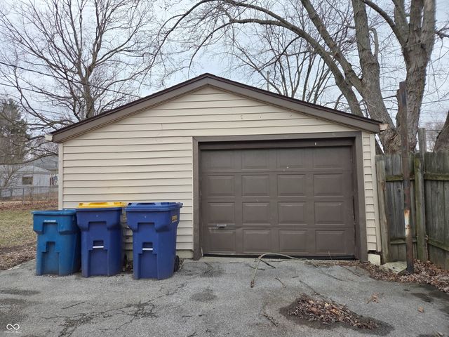 4761 Wellington Avenue, Lawrence, IN 46226