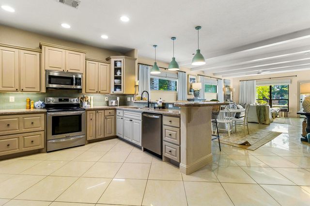 185 Bayview Lane, Livingston, TX 77351
