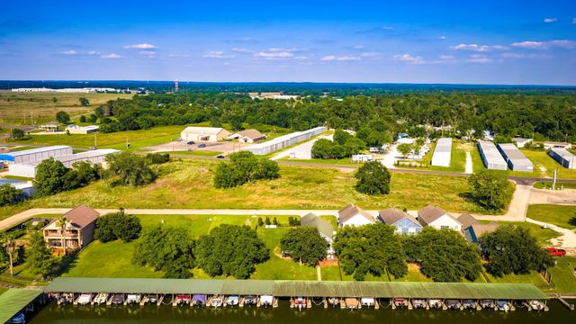 185 Bayview Lane, Livingston, TX 77351