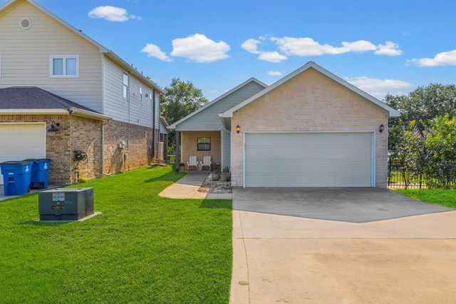 185 Bayview Lane, Livingston, TX 77351