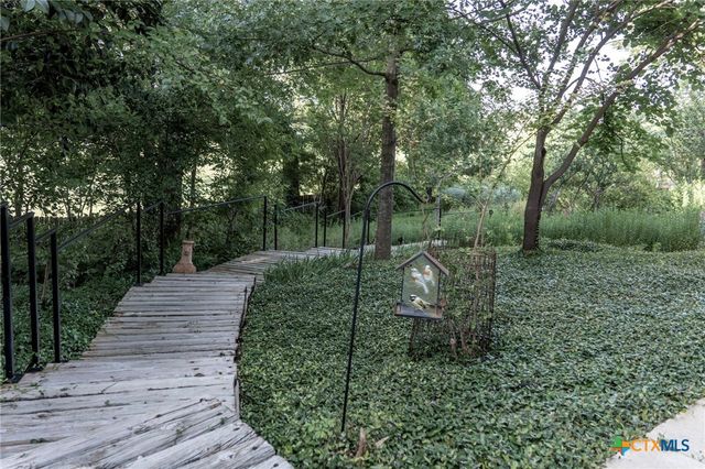 1001 S Ridge Rd., Salado, TX 76571