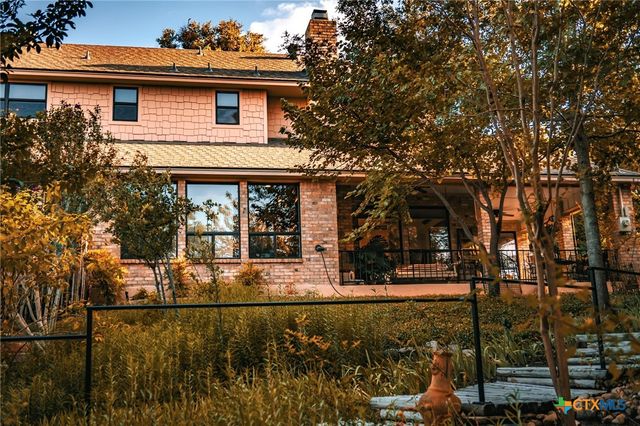 1001 S Ridge Rd., Salado, TX 76571