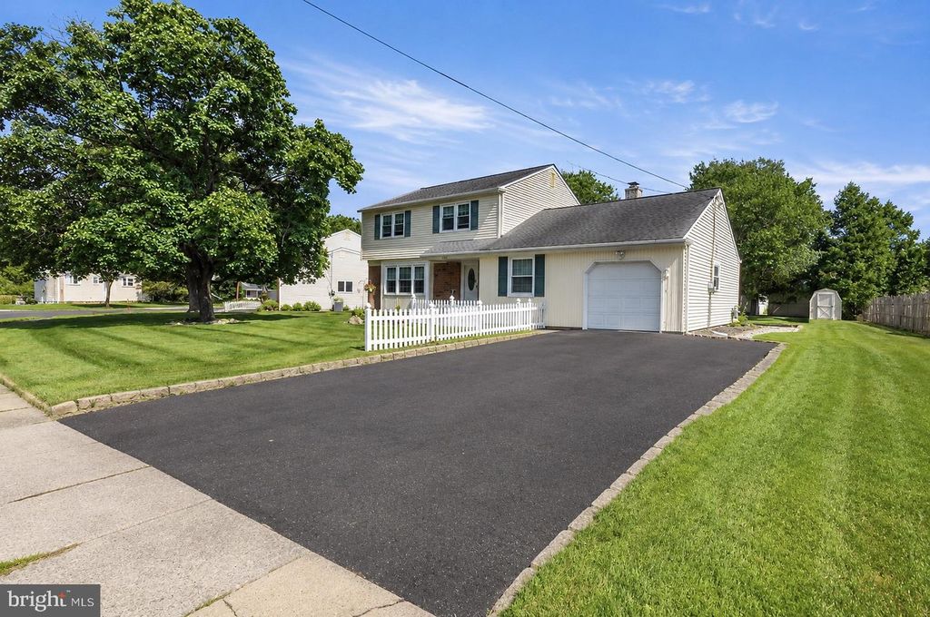 1091 LOG COLLEGE DR, WARMINSTER, PA 18974 — photo 2