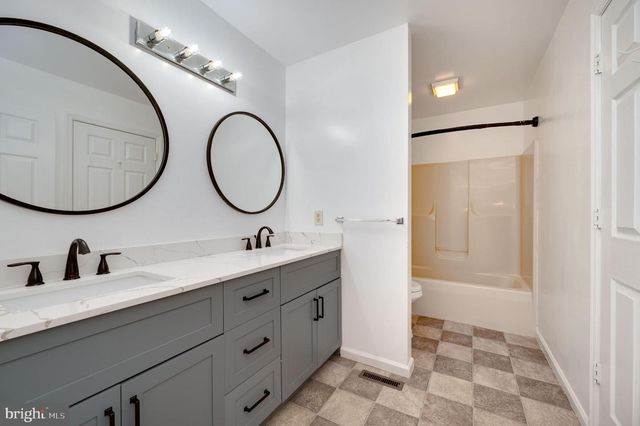 10 CHESTERWOOD CIR, Reading, PA 19607