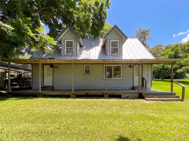 70 Rustling Oaks Street, Coldspring, TX 77331