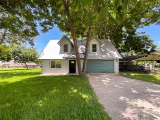 70 Rustling Oaks Street, Coldspring, TX 77331