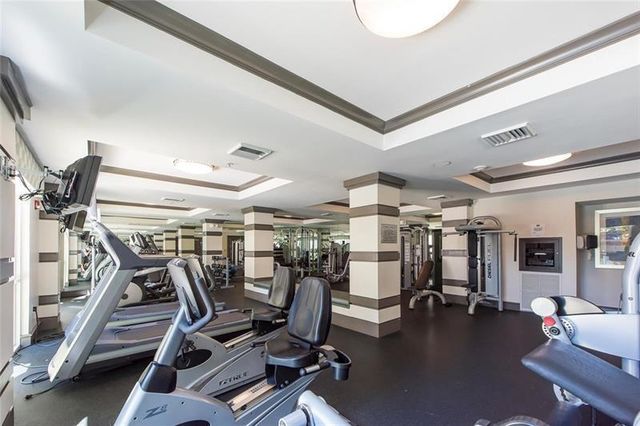 2421 NE 65th Street 408, Fort Lauderdale, FL 33308