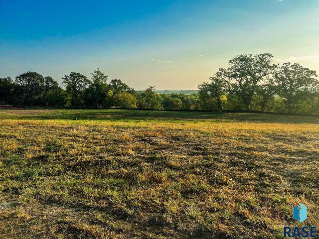 1508 S Scarlet Oak Pl Place, Sioux Falls, SD 57110