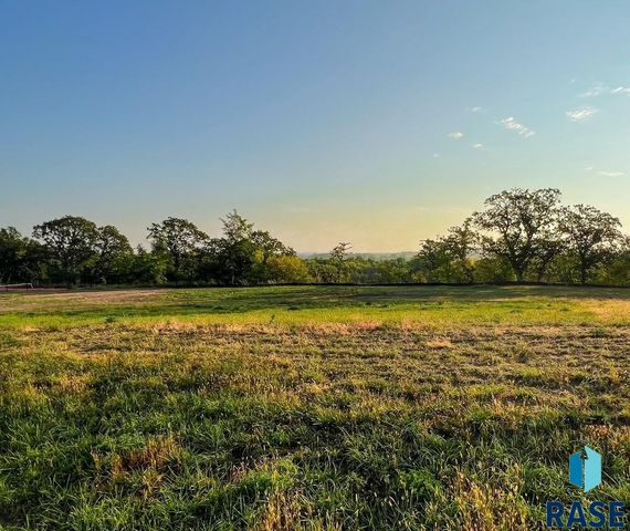 1508 S Scarlet Oak Pl Place, Sioux Falls, SD 57110