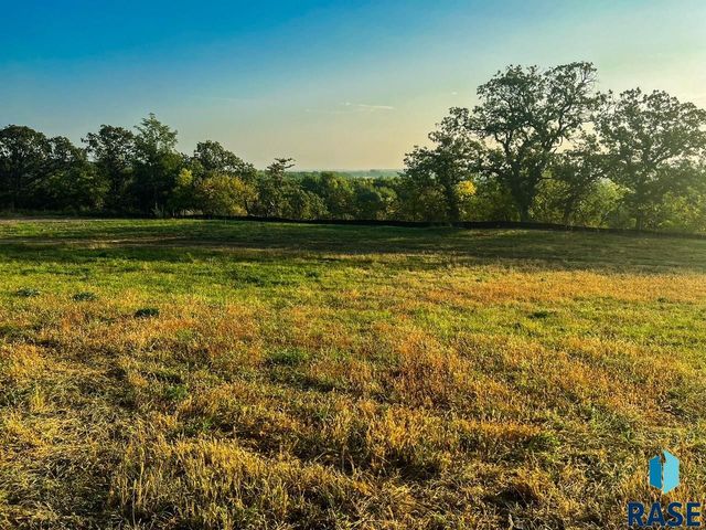 1508 S Scarlet Oak Pl Place, Sioux Falls, SD 57110