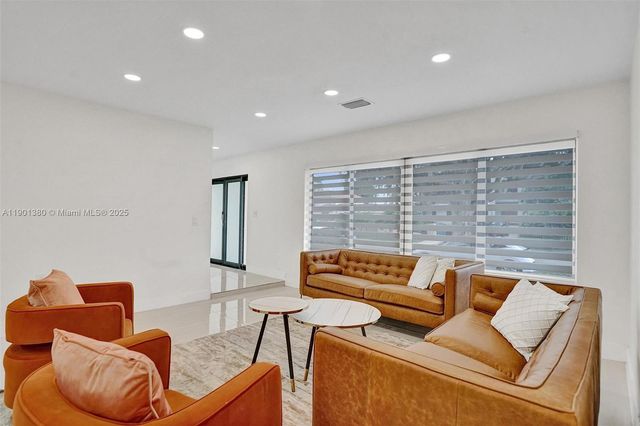 1141 N Northlake Dr, Hollywood, FL 33019