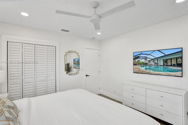 1141 N Northlake Dr, Hollywood, FL 33019