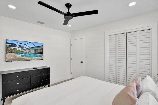 1141 N Northlake Dr, Hollywood, FL 33019
