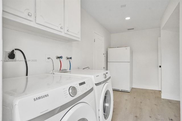 1141 N Northlake Dr, Hollywood, FL 33019