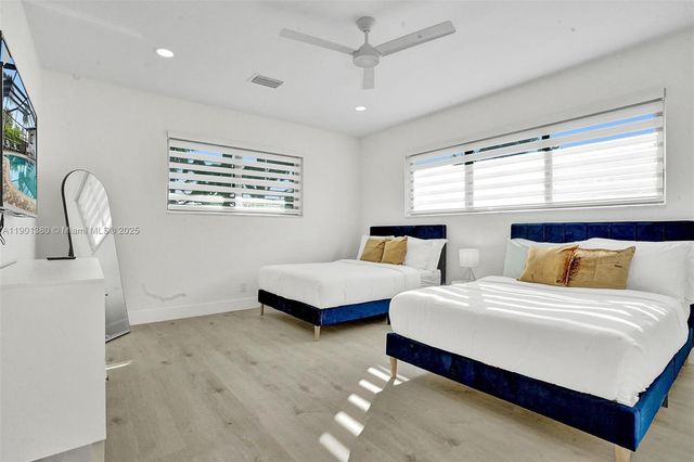 1141 N Northlake Dr, Hollywood, FL 33019