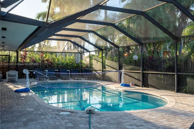1141 N Northlake Dr, Hollywood, FL 33019