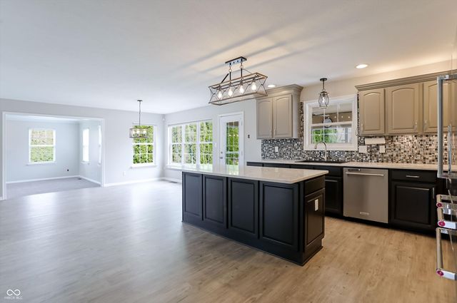 11097 Desert Glen Drive, Fishers, IN 46037