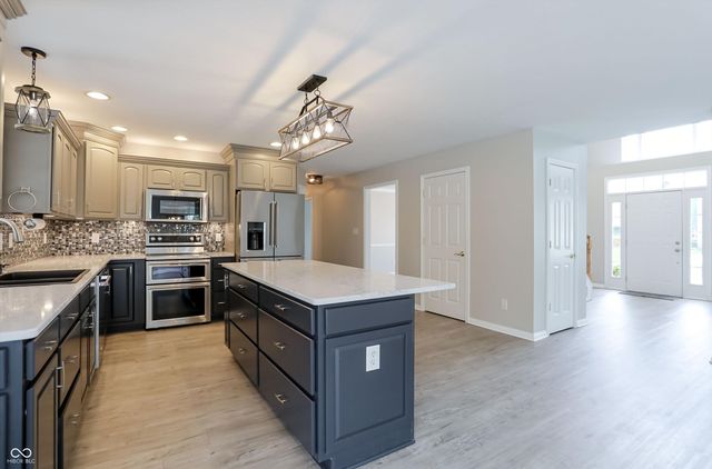 11097 Desert Glen Drive, Fishers, IN 46037