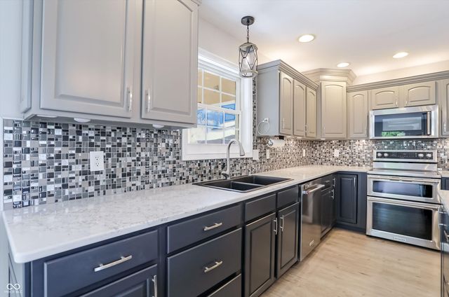 11097 Desert Glen Drive, Fishers, IN 46037