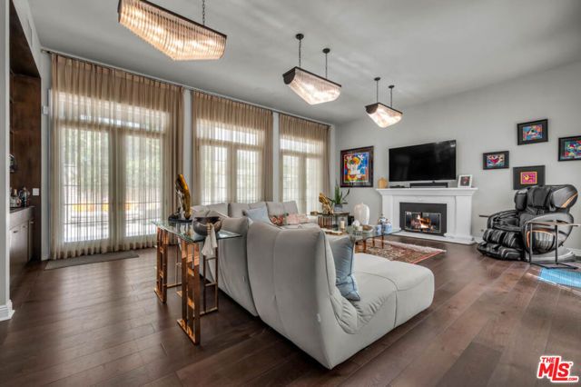 851 Devon Avenue, Los Angeles, CA 90024