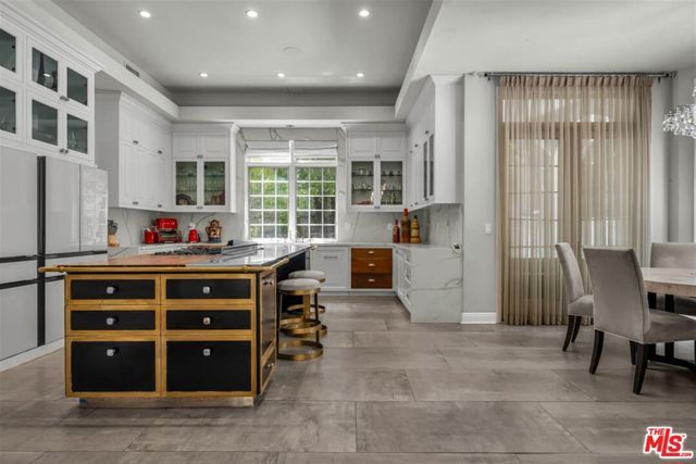 851 Devon Avenue, Los Angeles, CA 90024