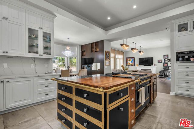 851 Devon Avenue, Los Angeles, CA 90024