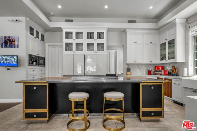 851 Devon Avenue, Los Angeles, CA 90024