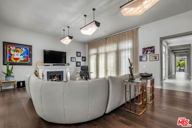 851 Devon Avenue, Los Angeles, CA 90024
