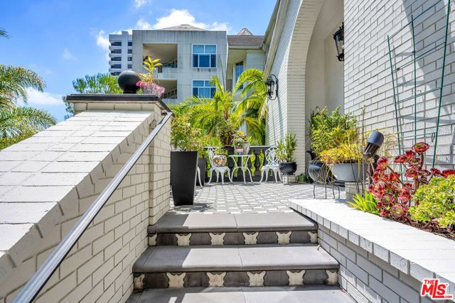851 Devon Avenue, Los Angeles, CA 90024