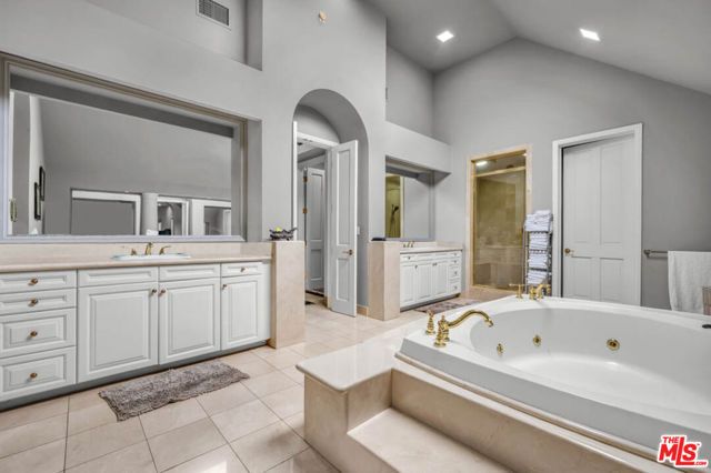 851 Devon Avenue, Los Angeles, CA 90024