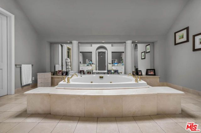 851 Devon Avenue, Los Angeles, CA 90024
