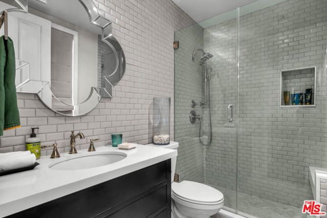 851 Devon Avenue, Los Angeles, CA 90024