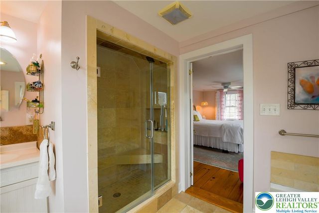 52 River Road, Tinicum Twp, PA 18947