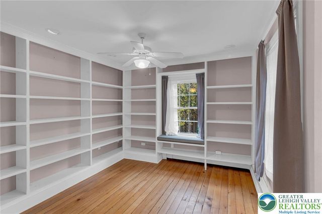 52 River Road, Tinicum Twp, PA 18947