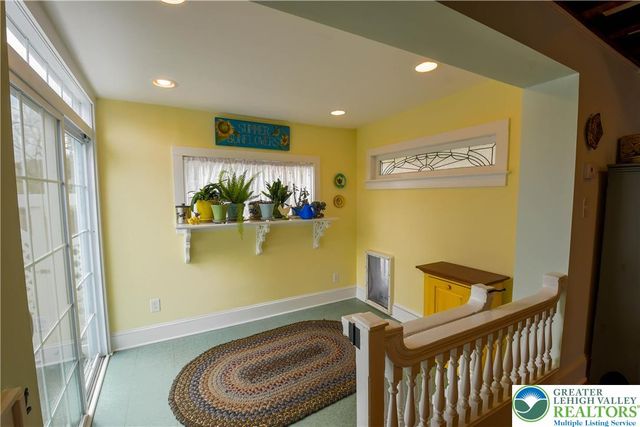 52 River Road, Tinicum Twp, PA 18947