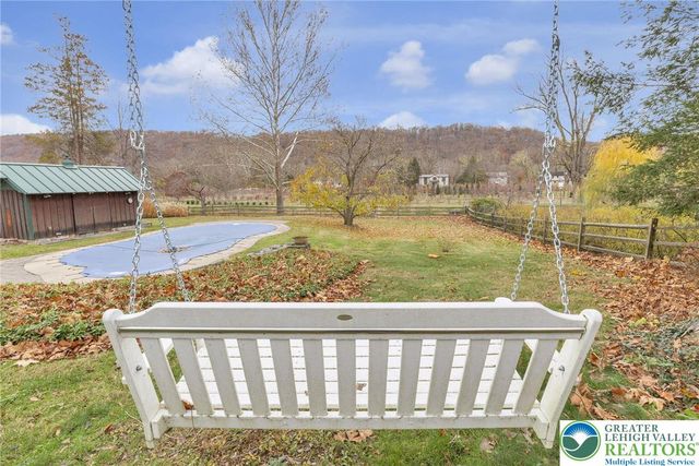 52 River Road, Tinicum Twp, PA 18947