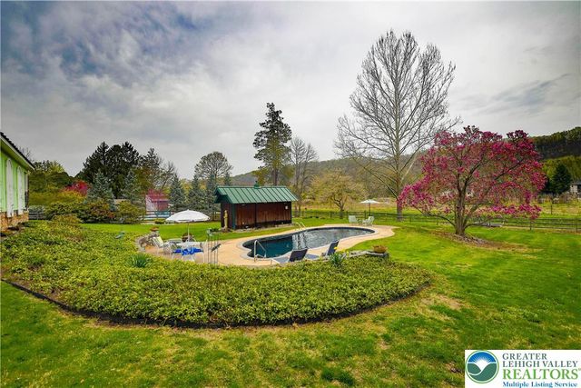 52 River Road, Tinicum Twp, PA 18947