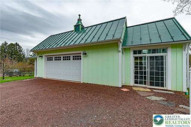 52 River Road, Tinicum Twp, PA 18947