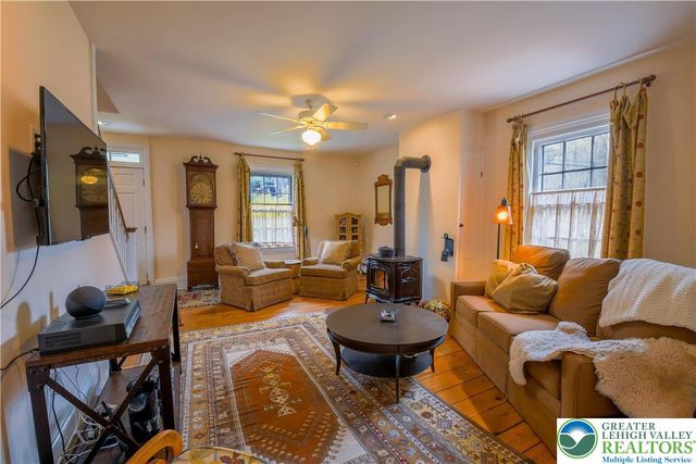 52 River Road, Tinicum Twp, PA 18947