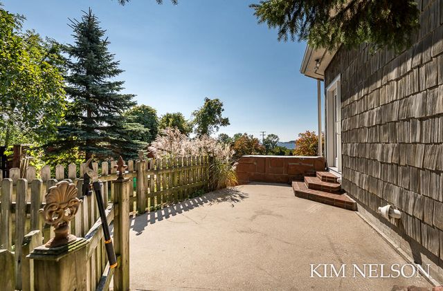 925 S Lake Street, Whitehall, MI 49461