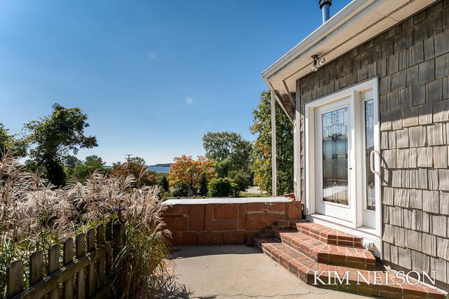 925 S Lake Street, Whitehall, MI 49461