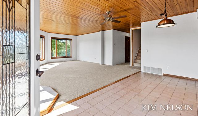 925 S Lake Street, Whitehall, MI 49461