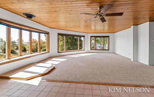 925 S Lake Street, Whitehall, MI 49461