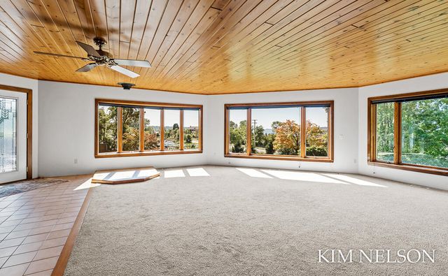 925 S Lake Street, Whitehall, MI 49461